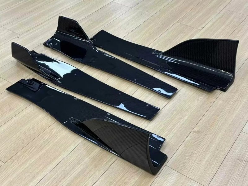 High Quality Fast Delivery Whole Sale Price Dry Carbon Fiber RYF Side Skirt Body Kits for  720S